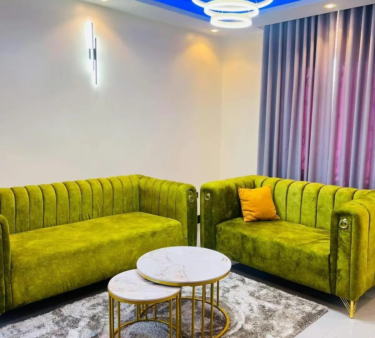 Lee Executive Suite8 Καμπάλα
